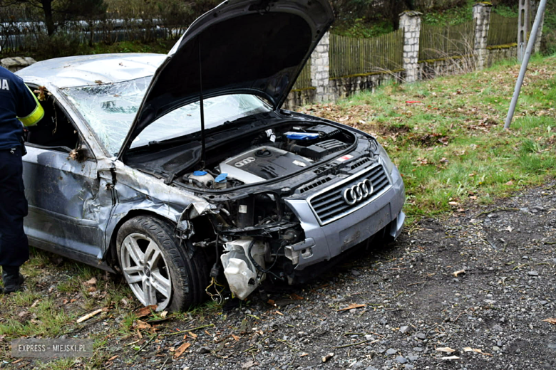 Na drodze krajowej nr 46 w Mąkolnie w gminie Złoty Stok doszło do zderzenia dwóch pojazdów