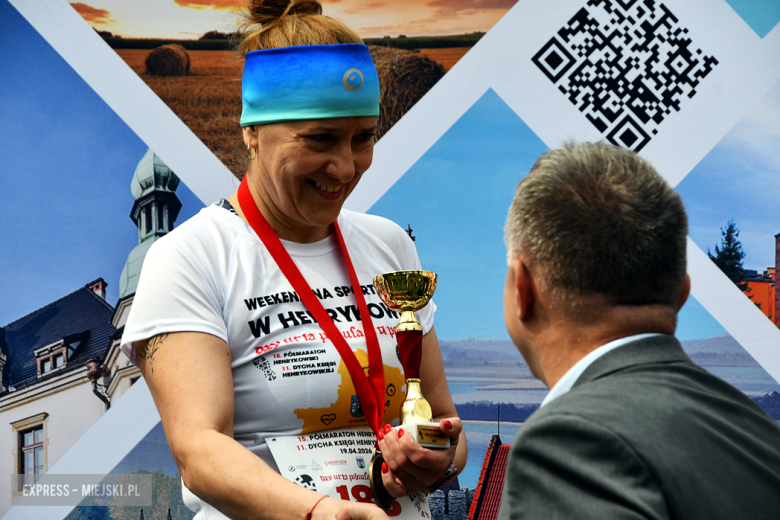 Setki biegaczy i świetne wyniki. 15. Półmaraton Henrykowski i 11. Dycha Księgi Henrykowskiej [foto]