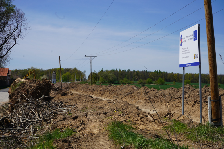 Postępy przy budowie ścieżki pieszo-rowerowej Jaworek – Sieroszów