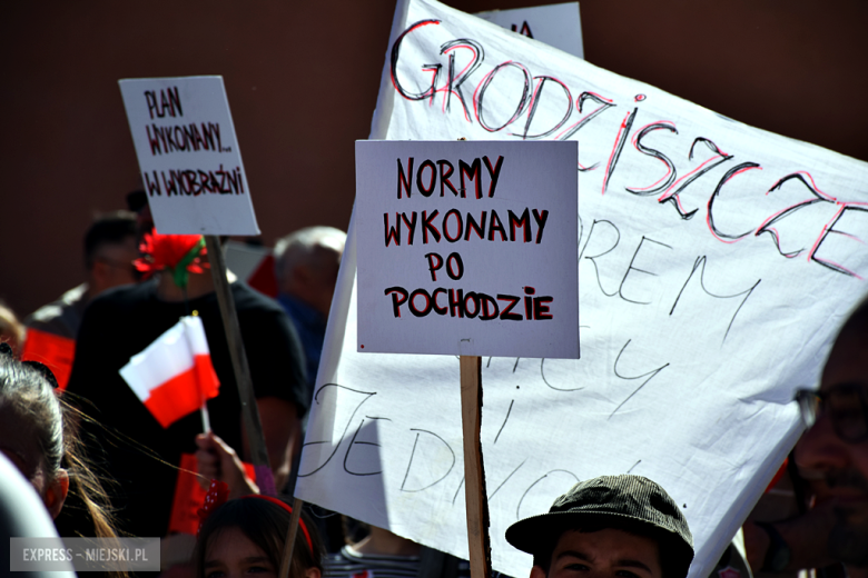 Tradycja, dobry humor i tłumy uczestników. Barwny pochód pierwszomajowy w Srebrnej Górze