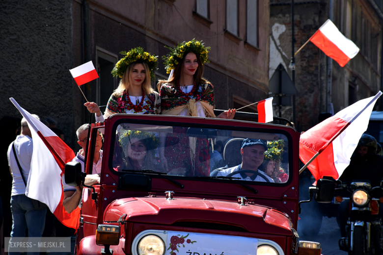 Tradycja, dobry humor i tłumy uczestników. Barwny pochód pierwszomajowy w Srebrnej Górze