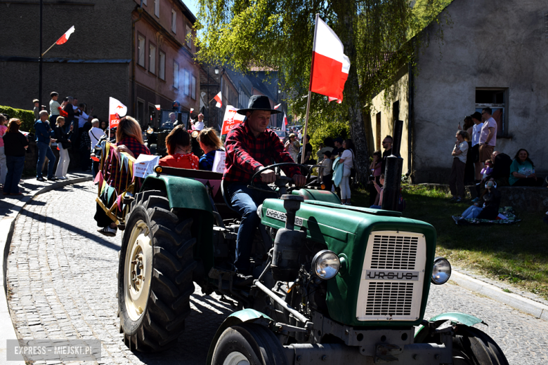 	Tradycja, dobry humor i tłumy uczestników. Barwny pochód pierwszomajowy w Srebrnej Górze