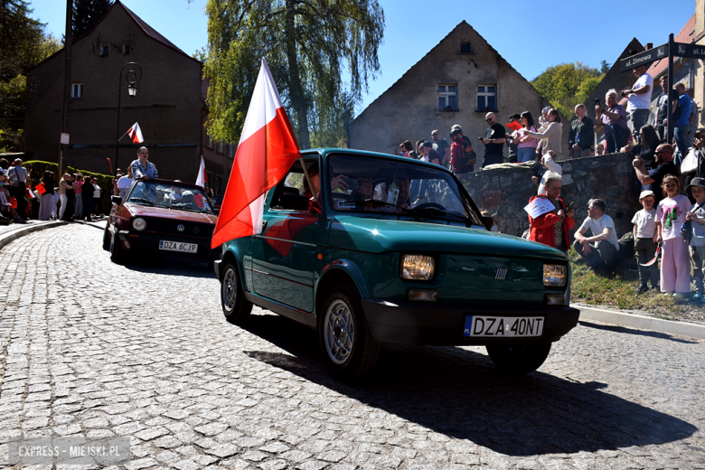 	Tradycja, dobry humor i tłumy uczestników. Barwny pochód pierwszomajowy w Srebrnej Górze