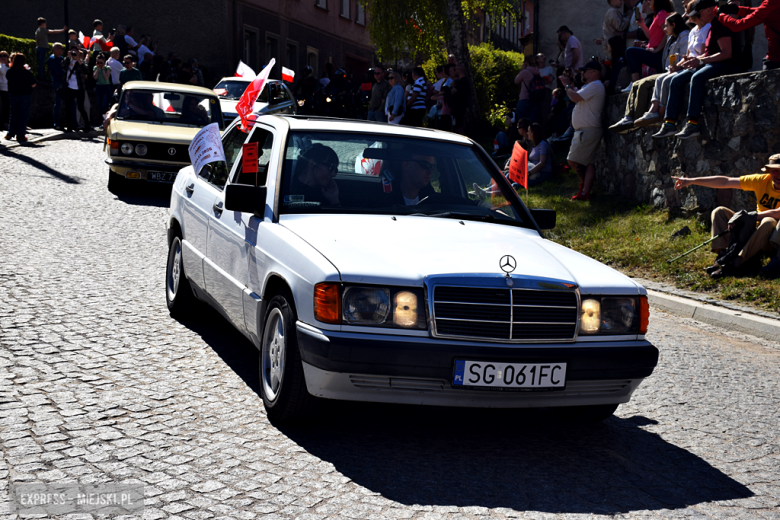 	Tradycja, dobry humor i tłumy uczestników. Barwny pochód pierwszomajowy w Srebrnej Górze