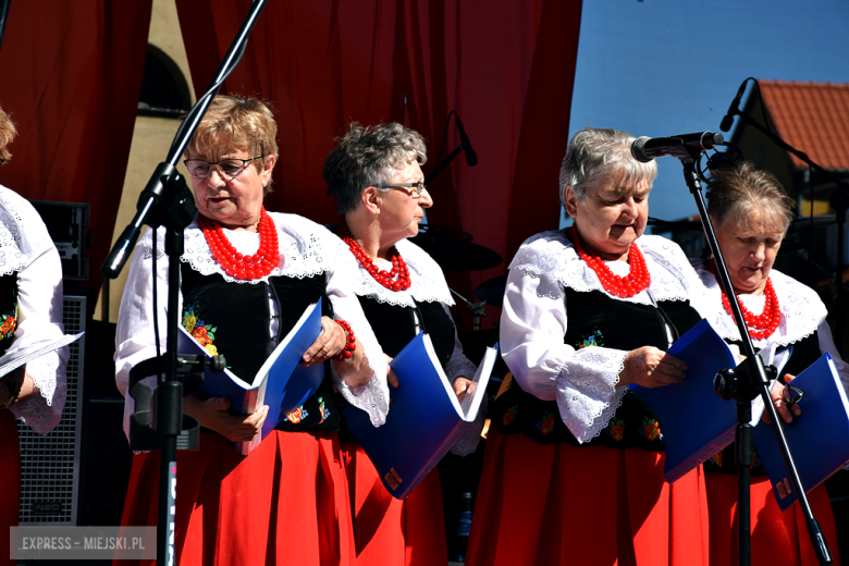	Tradycja, dobry humor i tłumy uczestników. Barwny pochód pierwszomajowy w Srebrnej Górze