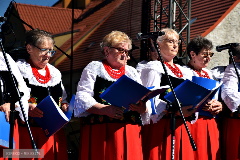 	Tradycja, dobry humor i tłumy uczestników. Barwny pochód pierwszomajowy w Srebrnej Górze