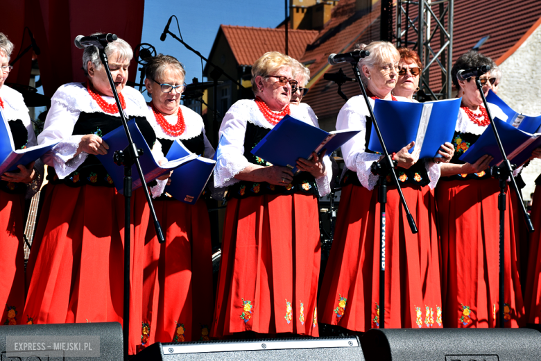 	Tradycja, dobry humor i tłumy uczestników. Barwny pochód pierwszomajowy w Srebrnej Górze