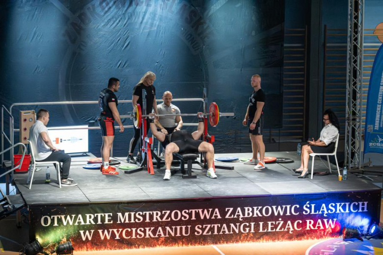 Otwarte Mistrzostwa Ząbkowic Śląskich w wyciskaniu sztangi leżąc [foto]