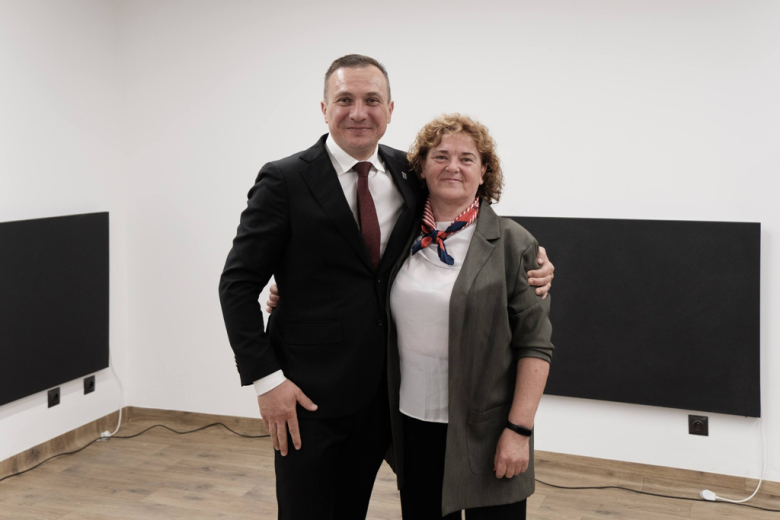 Seniorzy z kartami wstępu do Pałacu Marianny Orańskiej. „To miejsce należy do Was”