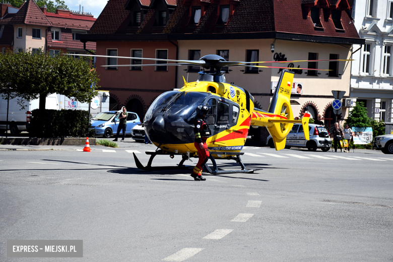 Tragiczny wypadek w Ząbkowicach Śląskich: Fiat uderzył w budynek, zginęła 73-letnia kobieta