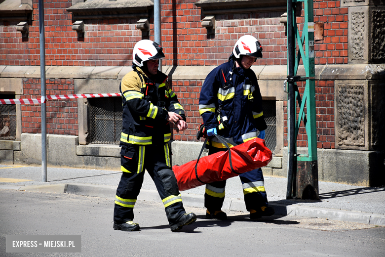 Tragiczny wypadek w Ząbkowicach Śląskich: Fiat uderzył w budynek, zginęła 73-letnia kobieta