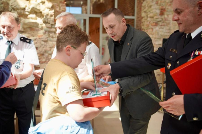 Młodzi strażacy rywalizowali w Twierdzy Srebrna Góra. Znamy zwycięzców etapu wojewódzkiego
