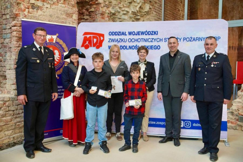 Młodzi strażacy rywalizowali w Twierdzy Srebrna Góra. Znamy zwycięzców etapu wojewódzkiego