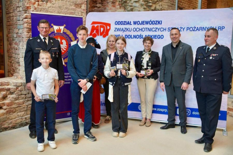 Młodzi strażacy rywalizowali w Twierdzy Srebrna Góra. Znamy zwycięzców etapu wojewódzkiego