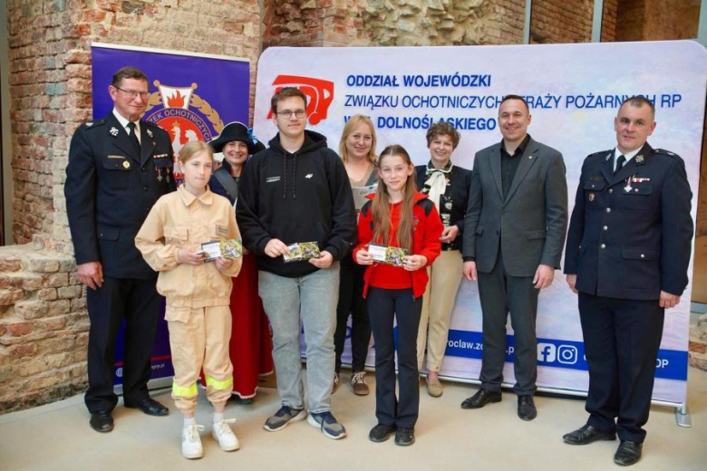 Młodzi strażacy rywalizowali w Twierdzy Srebrna Góra. Znamy zwycięzców etapu wojewódzkiego