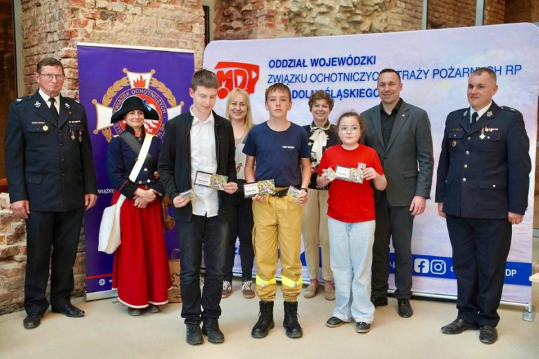 Młodzi strażacy rywalizowali w Twierdzy Srebrna Góra. Znamy zwycięzców etapu wojewódzkiego