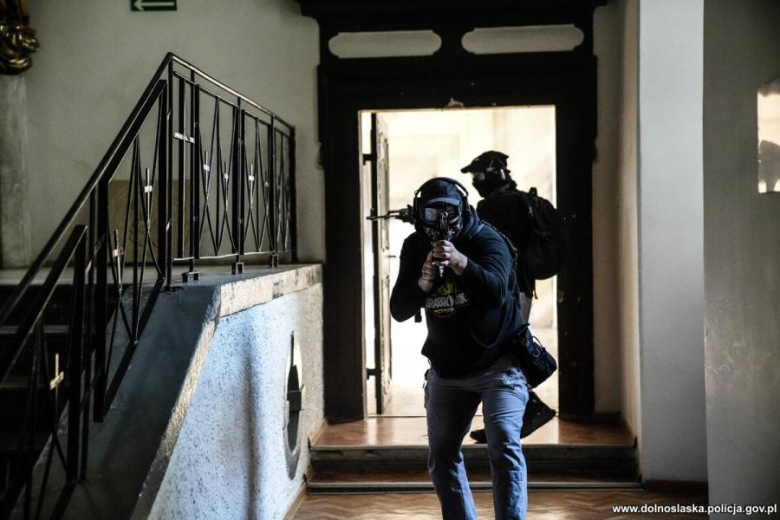 Antyterroryści, śmigłowce i zakładnicy. Spektakularne ćwiczenia służb w Henrykowie
