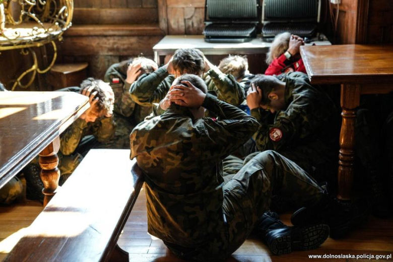 Antyterroryści, śmigłowce i zakładnicy. Spektakularne ćwiczenia służb w Henrykowie