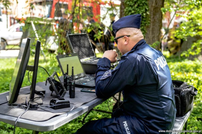 Antyterroryści, śmigłowce i zakładnicy. Spektakularne ćwiczenia służb w Henrykowie
