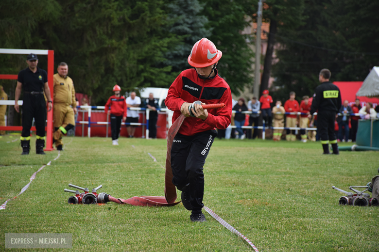 Powiatowe zawody DDP i MDP w Tarnowie. Kilkuset młodych adeptów pożarnictwa w akcji