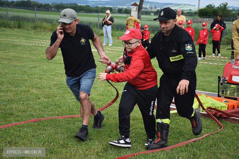 Powiatowe zawody DDP i MDP w Tarnowie. Kilkuset młodych adeptów pożarnictwa w akcji