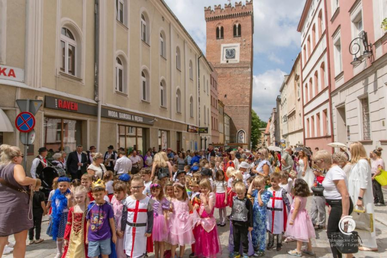 Muzyka, taniec i historyczny klimat. Biesiada z Frankensteinem ożywiła zamek