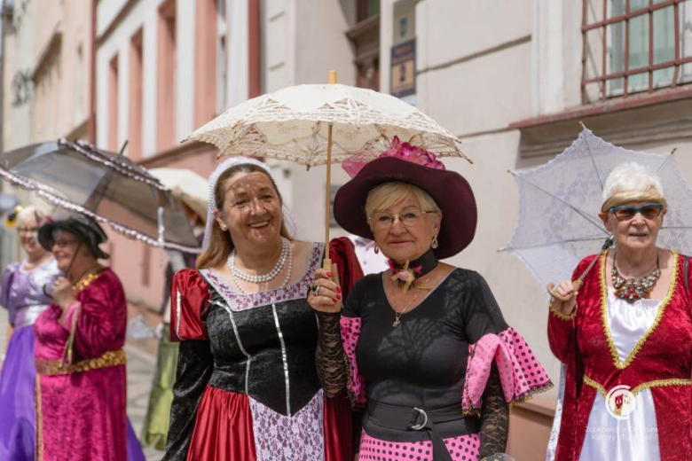 Muzyka, taniec i historyczny klimat. Biesiada z Frankensteinem ożywiła zamek