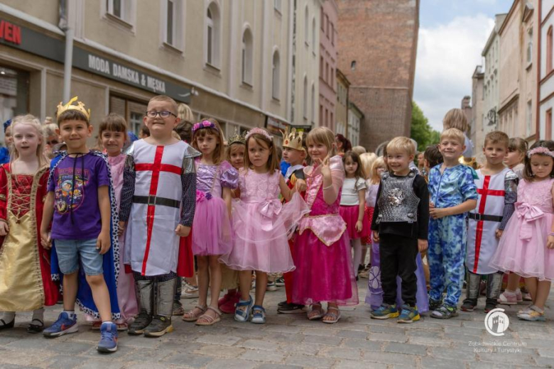 Muzyka, taniec i historyczny klimat. Biesiada z Frankensteinem ożywiła zamek
