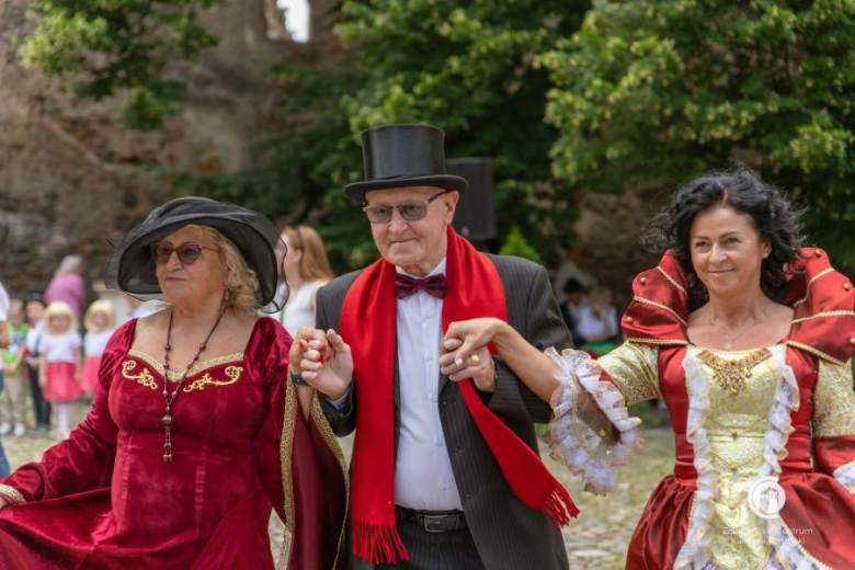 Muzyka, taniec i historyczny klimat. Biesiada z Frankensteinem ożywiła zamek