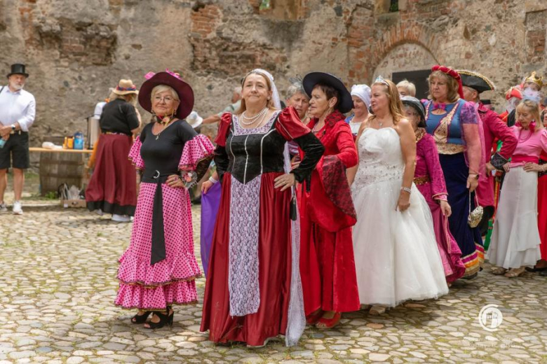 Muzyka, taniec i historyczny klimat. Biesiada z Frankensteinem ożywiła zamek