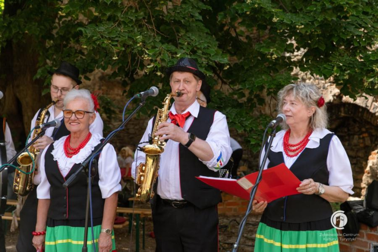 Muzyka, taniec i historyczny klimat. Biesiada z Frankensteinem ożywiła zamek