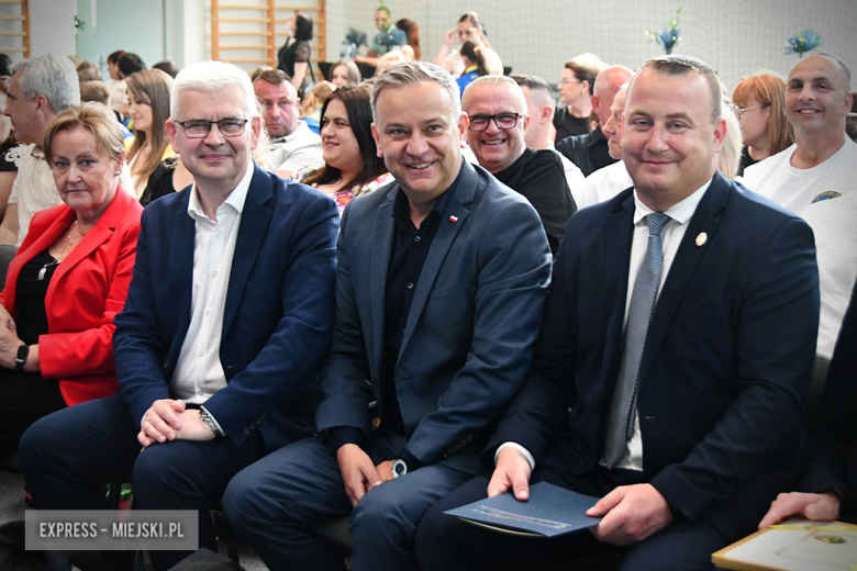 Uroczyste otwarcie zmodernizowanej hali sportowej w Kamieńcu Ząbkowickim
