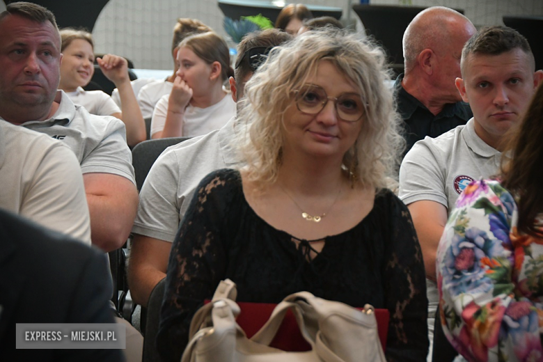 Uroczyste otwarcie zmodernizowanej hali sportowej w Kamieńcu Ząbkowickim