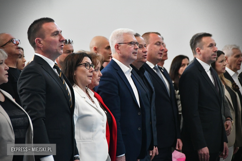 Uroczyste otwarcie zmodernizowanej hali sportowej w Kamieńcu Ząbkowickim