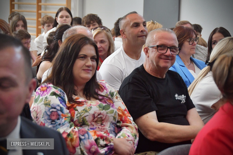 Uroczyste otwarcie zmodernizowanej hali sportowej w Kamieńcu Ząbkowickim