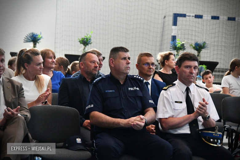 Uroczyste otwarcie zmodernizowanej hali sportowej w Kamieńcu Ząbkowickim