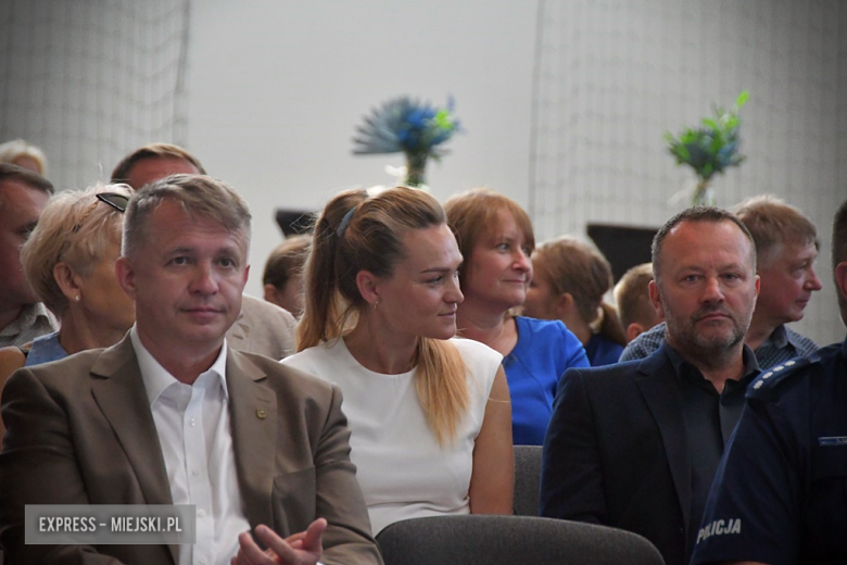 Uroczyste otwarcie zmodernizowanej hali sportowej w Kamieńcu Ząbkowickim