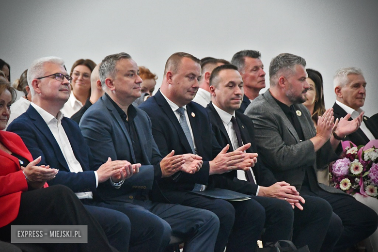 Uroczyste otwarcie zmodernizowanej hali sportowej w Kamieńcu Ząbkowickim