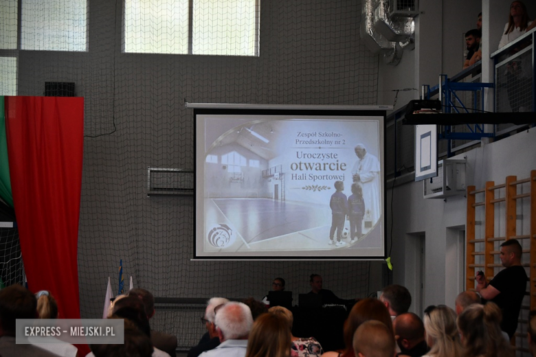 Uroczyste otwarcie zmodernizowanej hali sportowej w Kamieńcu Ząbkowickim