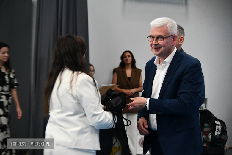 Uroczyste otwarcie zmodernizowanej hali sportowej w Kamieńcu Ząbkowickim