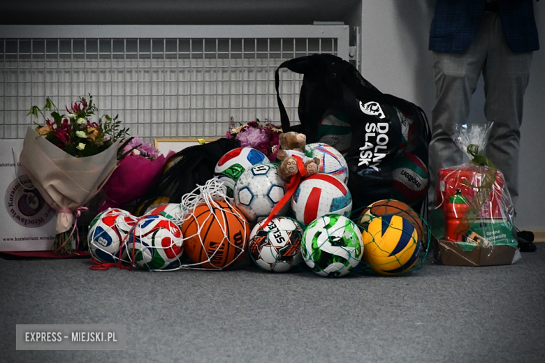 Uroczyste otwarcie zmodernizowanej hali sportowej w Kamieńcu Ząbkowickim