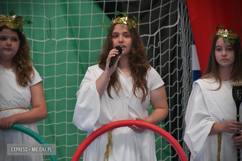 Uroczyste otwarcie zmodernizowanej hali sportowej w Kamieńcu Ząbkowickim