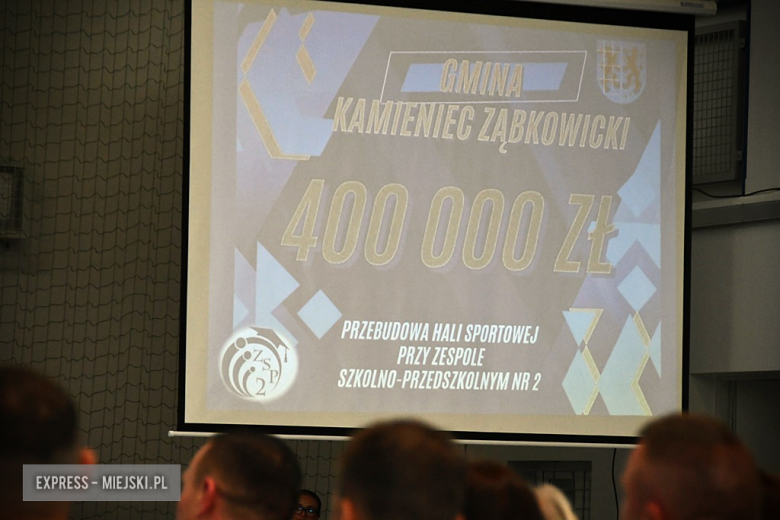 Uroczyste otwarcie zmodernizowanej hali sportowej w Kamieńcu Ząbkowickim
