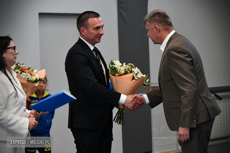 Uroczyste otwarcie zmodernizowanej hali sportowej w Kamieńcu Ząbkowickim