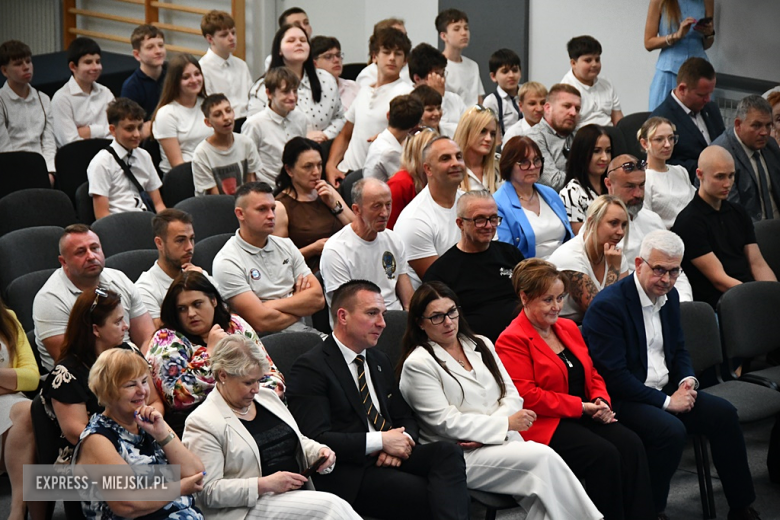Uroczyste otwarcie zmodernizowanej hali sportowej w Kamieńcu Ząbkowickim