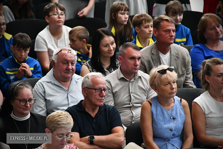 Uroczyste otwarcie zmodernizowanej hali sportowej w Kamieńcu Ząbkowickim