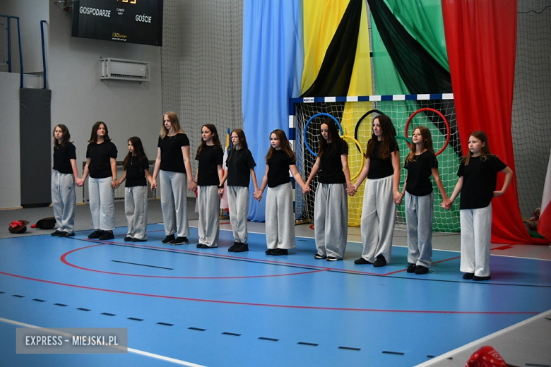 Uroczyste otwarcie zmodernizowanej hali sportowej w Kamieńcu Ząbkowickim