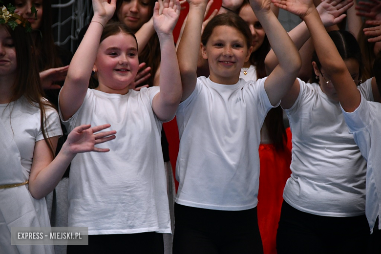 Uroczyste otwarcie zmodernizowanej hali sportowej w Kamieńcu Ząbkowickim