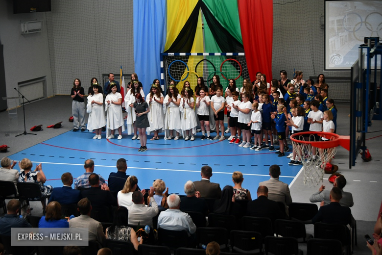Uroczyste otwarcie zmodernizowanej hali sportowej w Kamieńcu Ząbkowickim