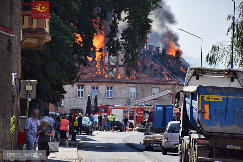 Pożar budynku wielorodzinnego przy ul. Złotostockiej w Kamieńcu Ząbkowickim